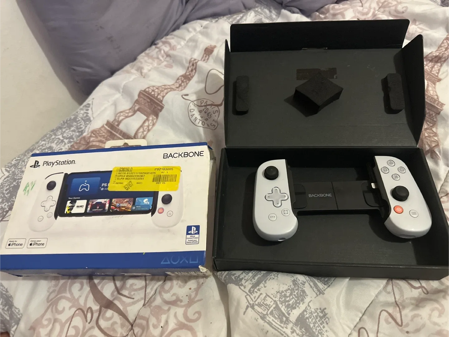 Backbone One Playstation Edition Controller image indicator(2)