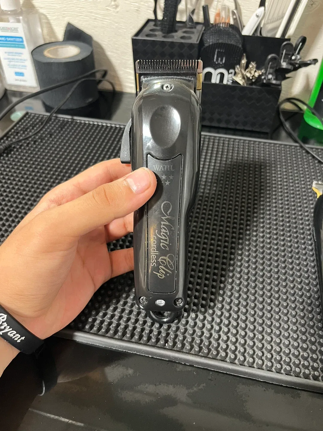 Wahl Magic Clip Cordless Barber Combo Kit image indicator(3)