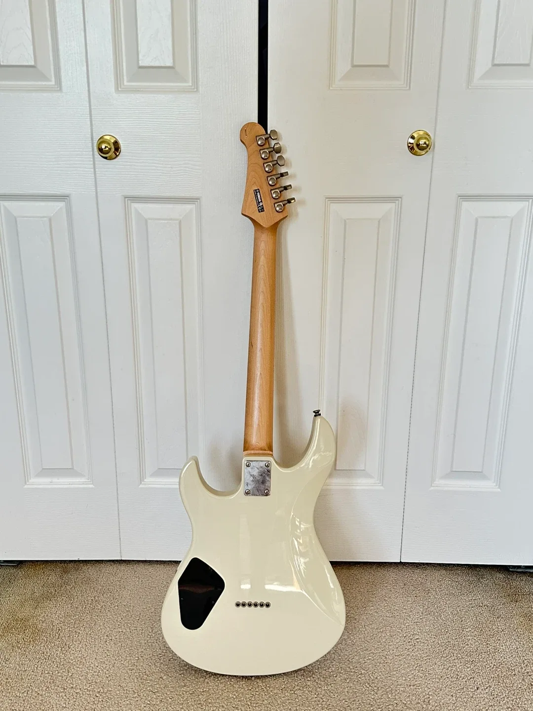 Yamaha Pacifica & Fender Mustang Guitar Amp & Godin bag image indicator(2)