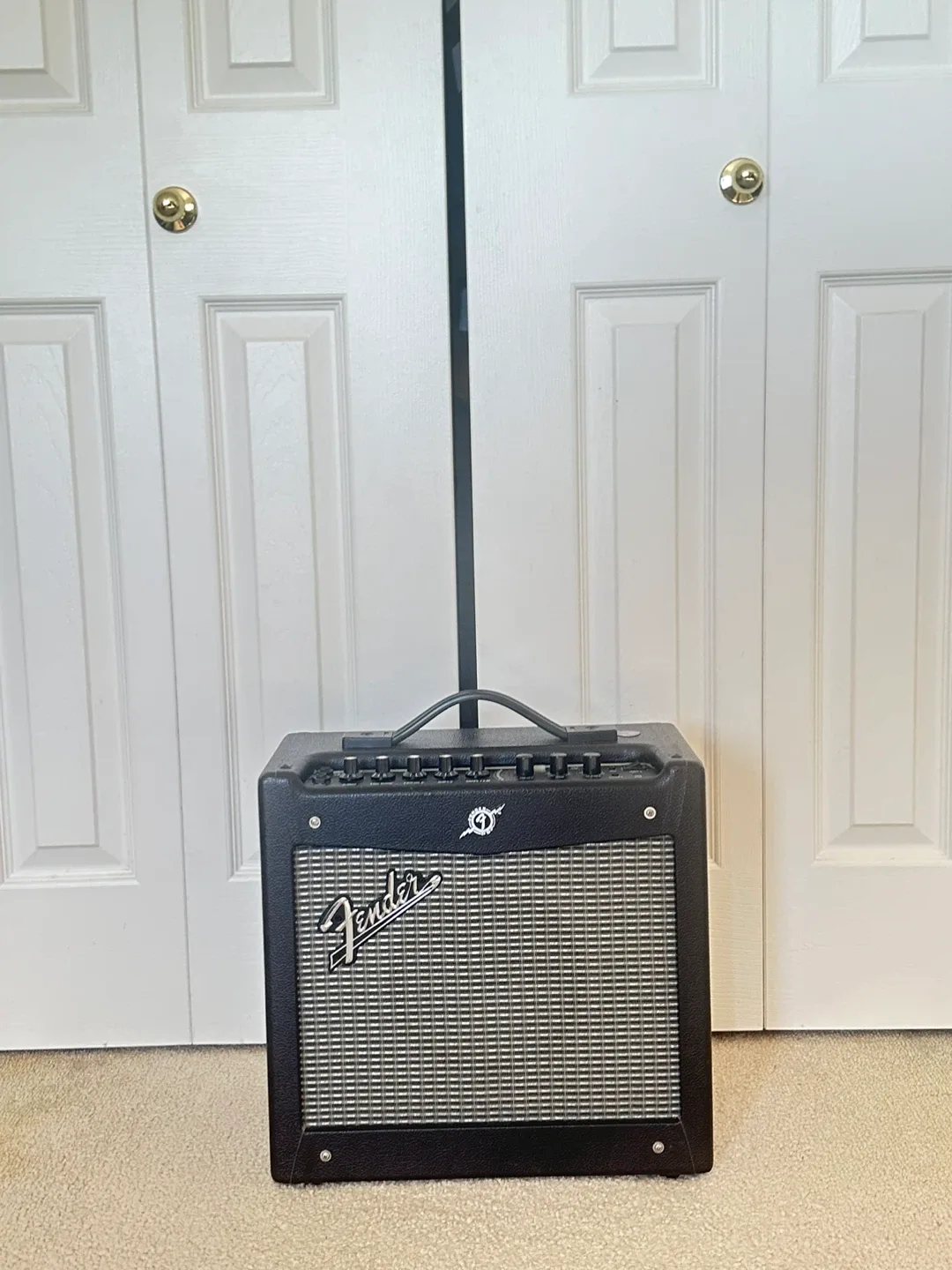 Yamaha Pacifica & Fender Mustang Guitar Amp & Godin bag image indicator(4)