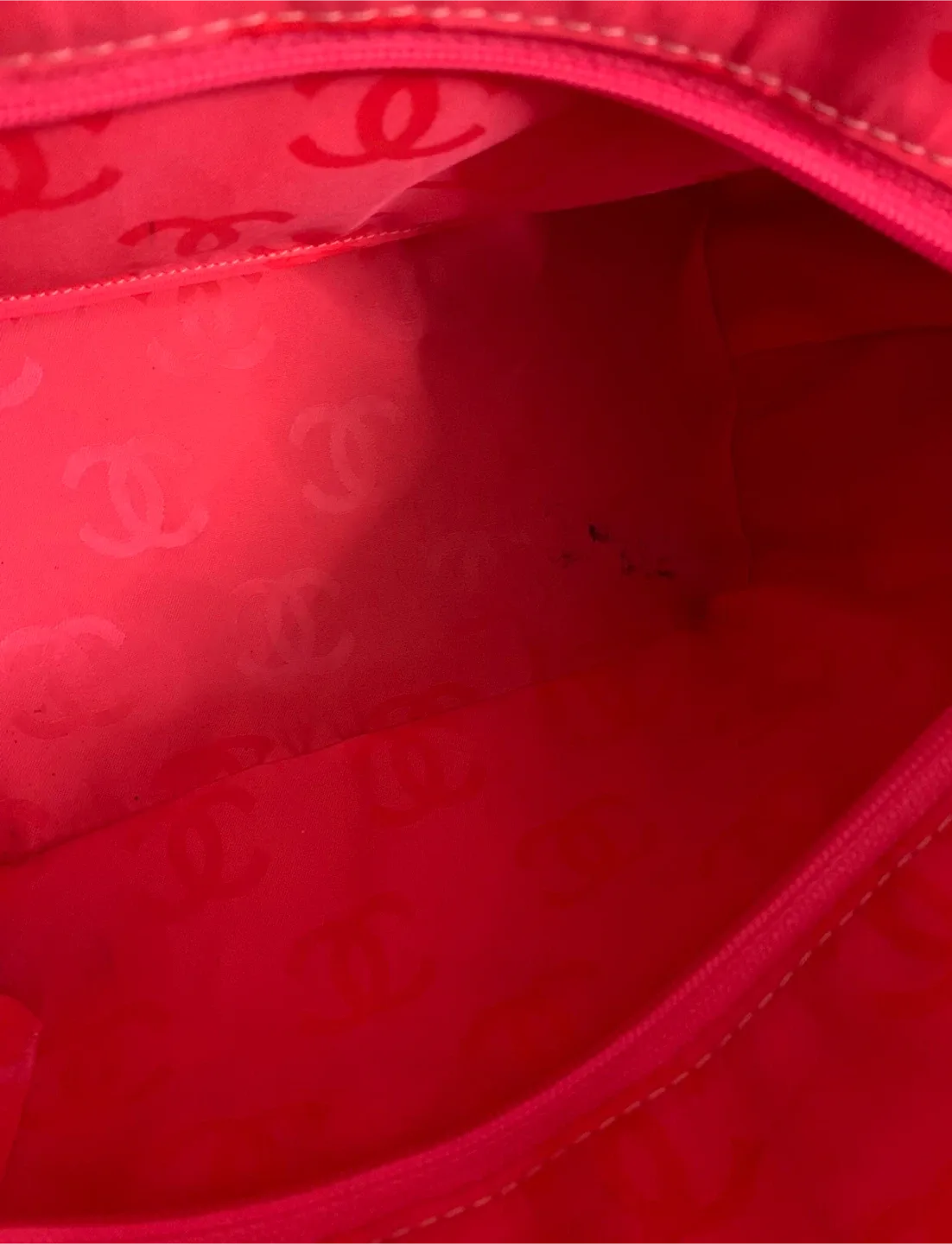 Quilted leather Tote image indicator(5)