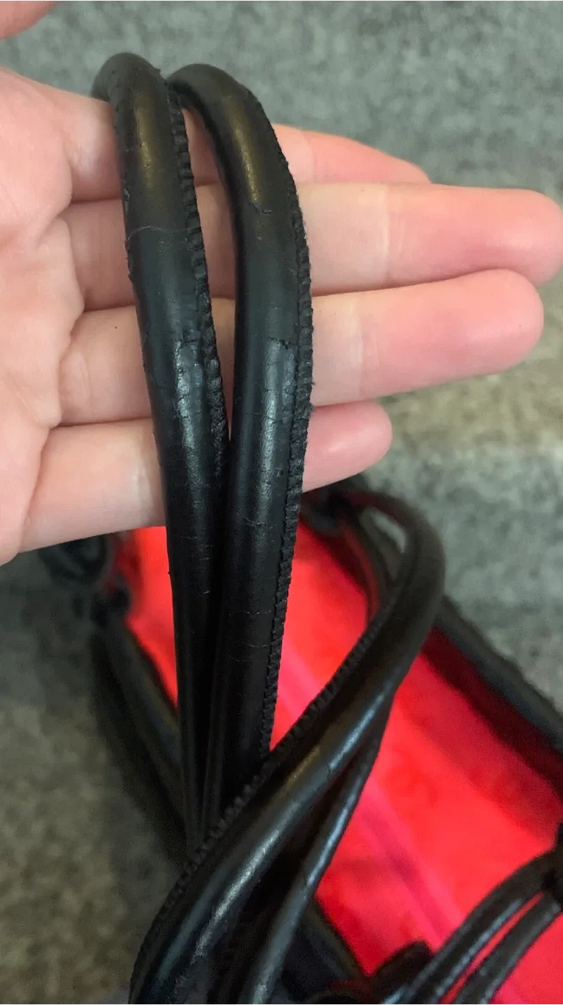 Quilted leather Tote image indicator(4)