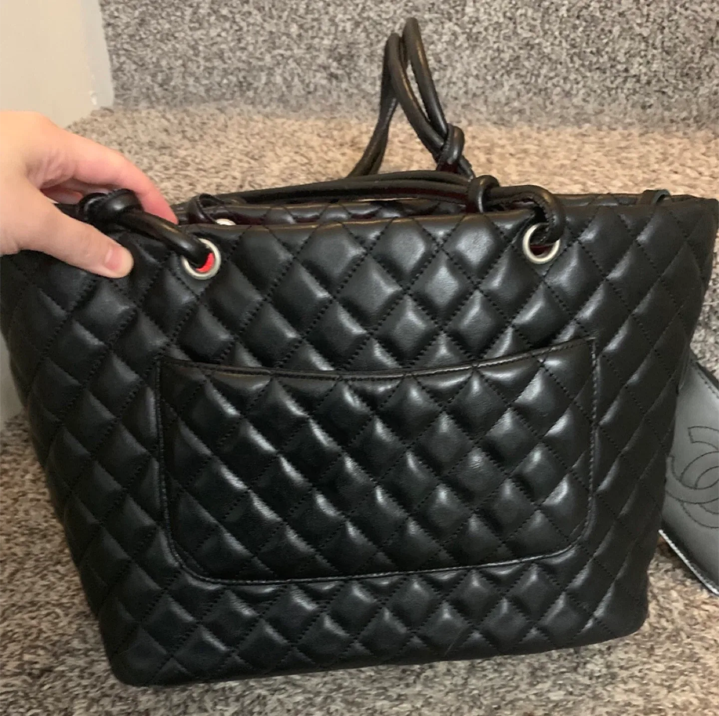 Quilted leather Tote image indicator(2)