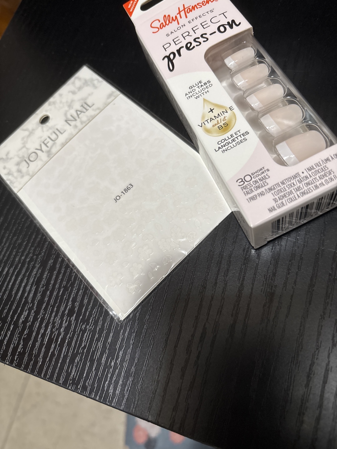 Sally Hansen Perfect Press-On Nails + Nail Stickers