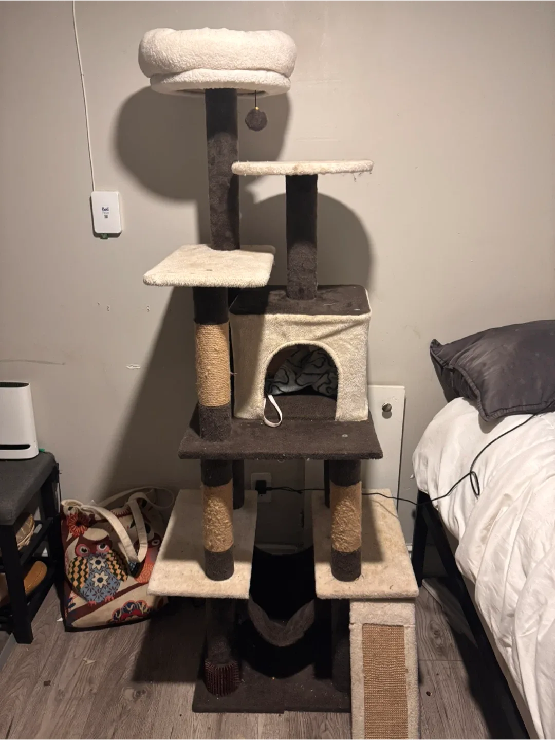 Cat Tree/Scratching Post image indicator(2)