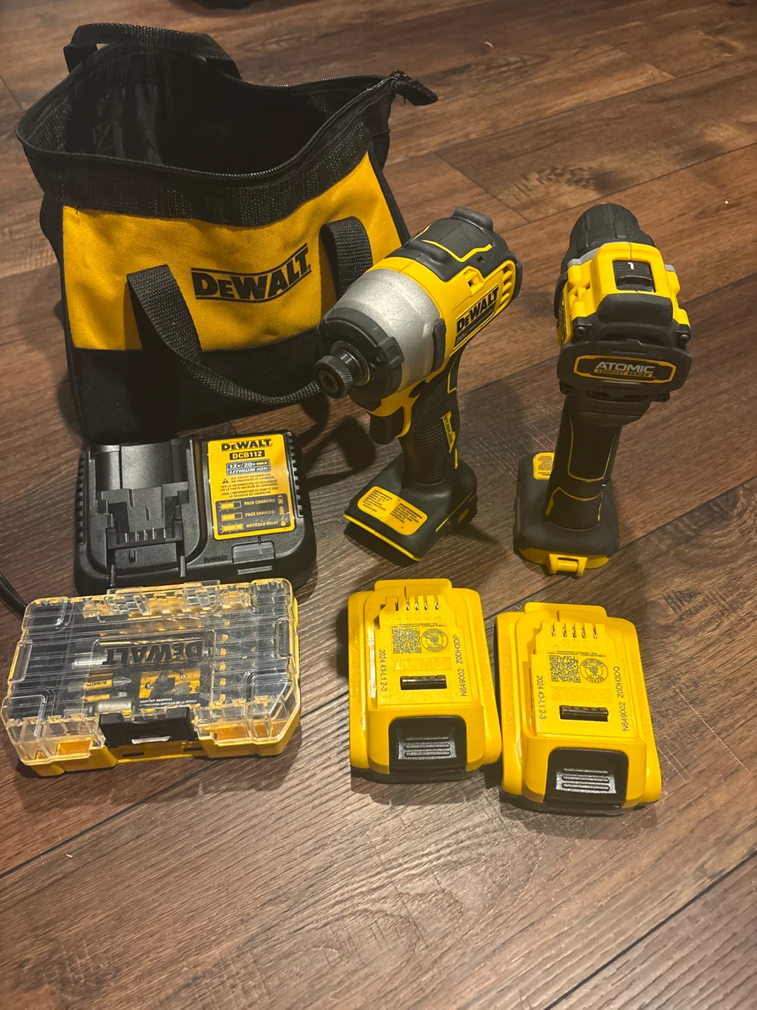 Dewalt 20V Impact Driver & Atomic Drill Combo