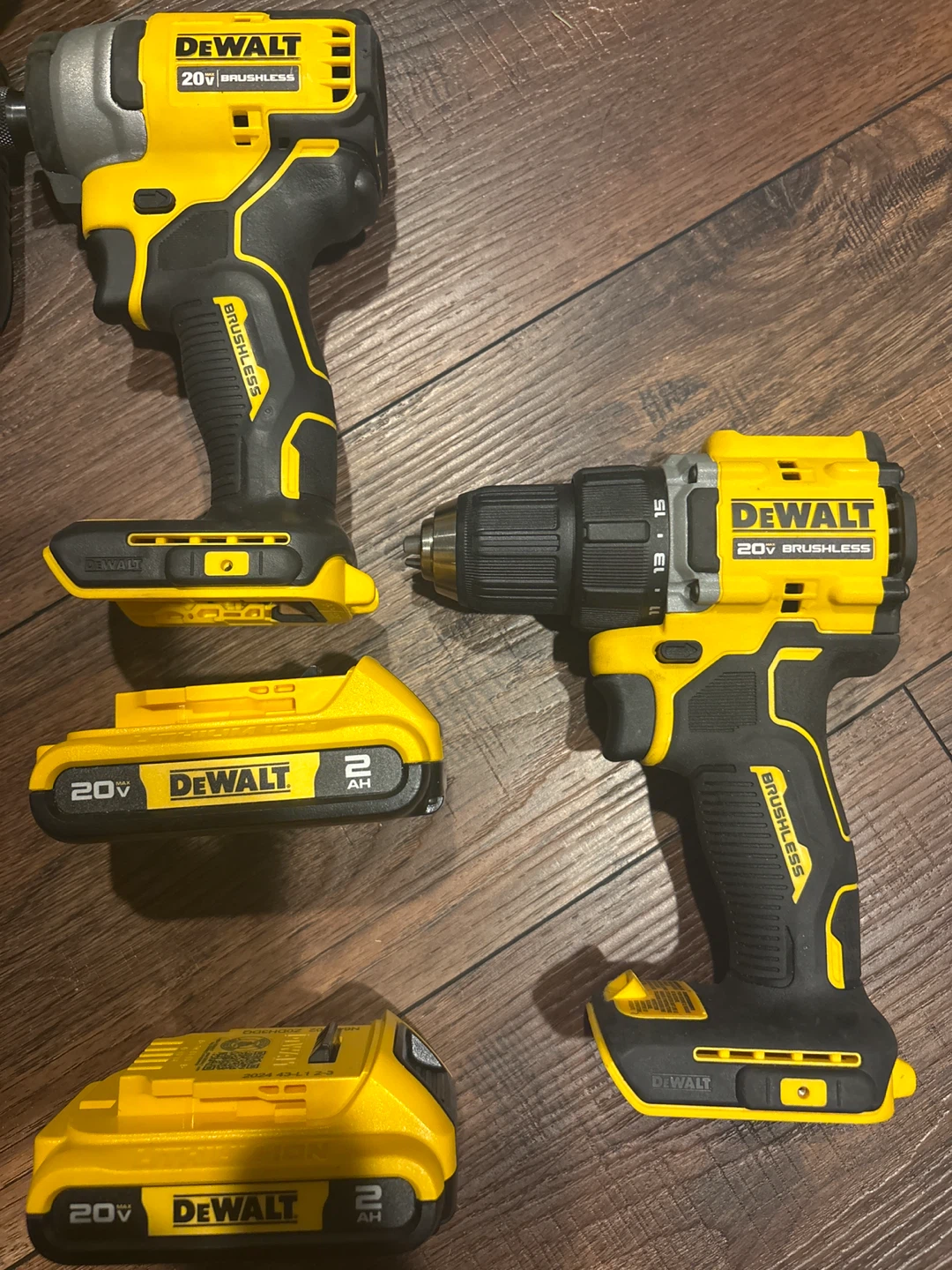 Dewalt 20V Impact Driver & Atomic Drill Combo - photo 3