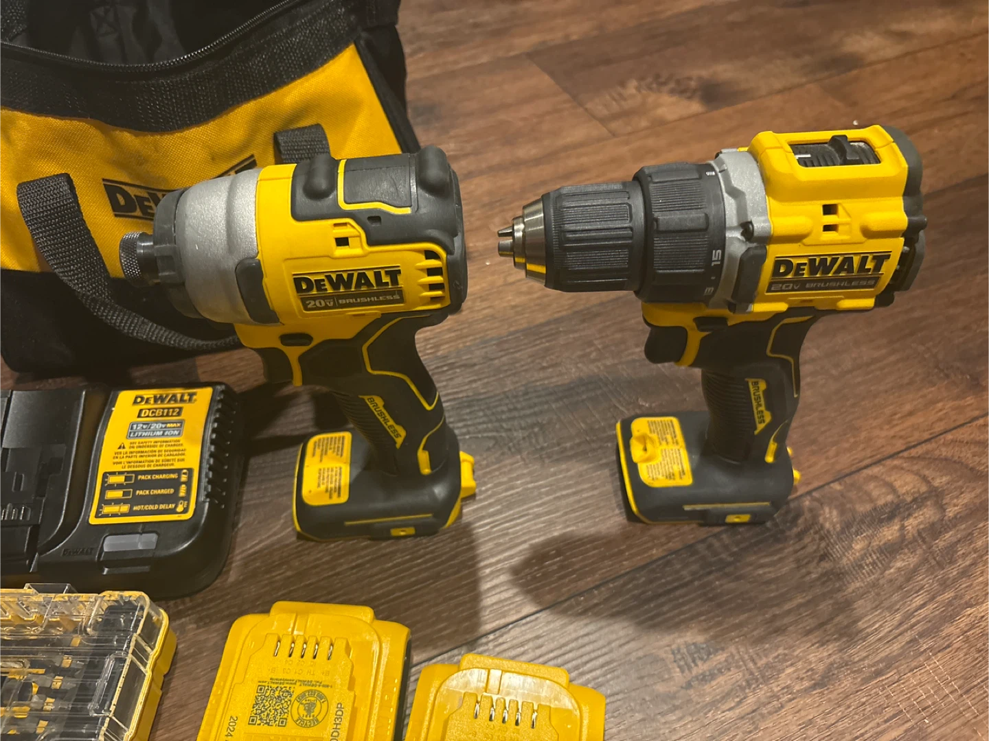 Dewalt 20V Impact Driver & Atomic Drill Combo - photo 4