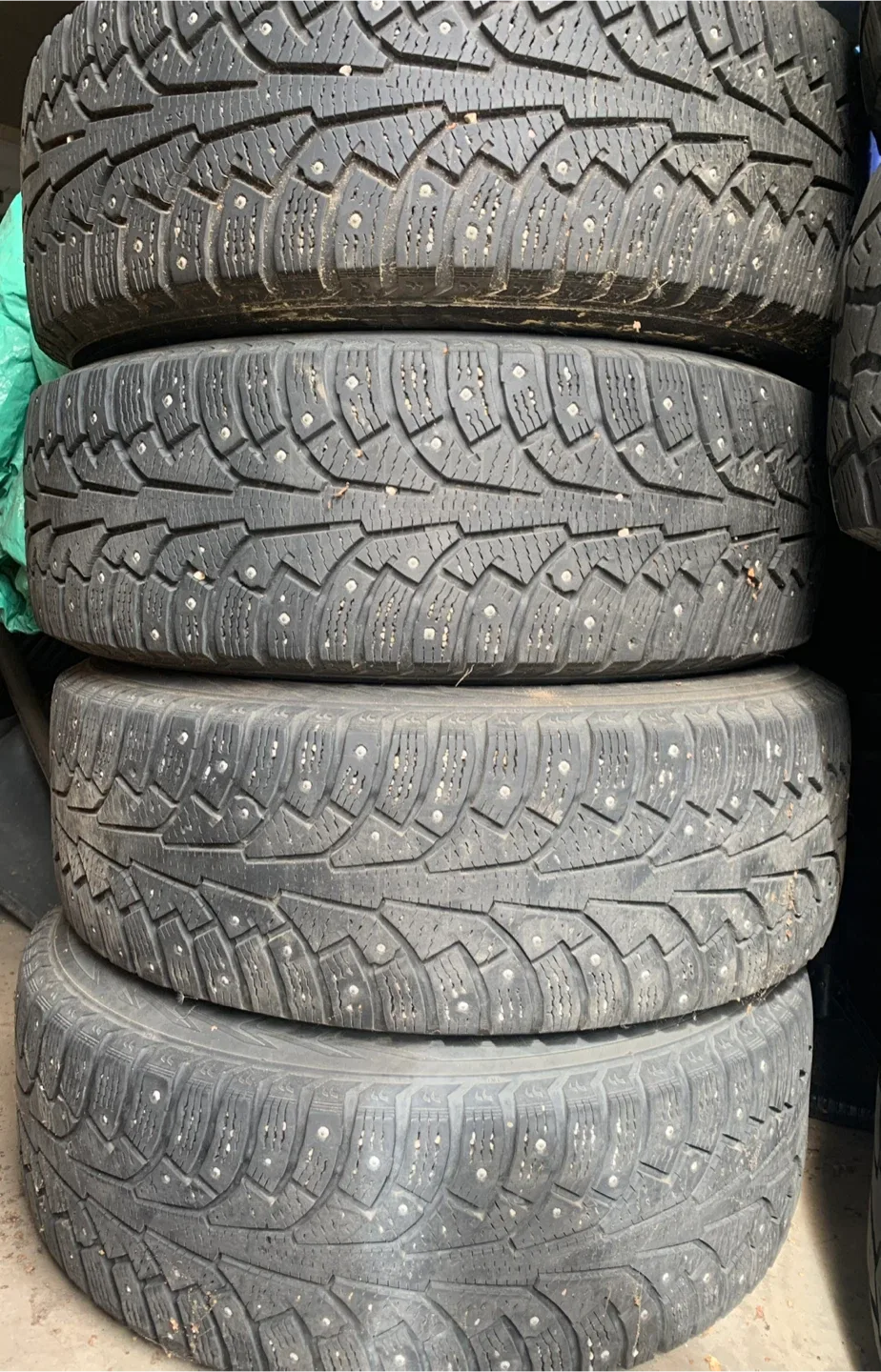 Nokian Hakkapeliitta 215/65R16 Winter Tires image indicator(10)