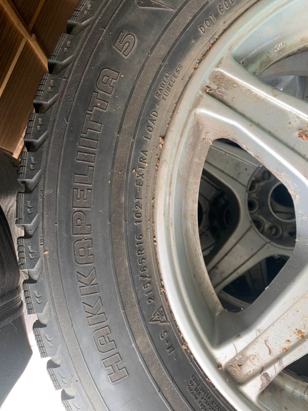 Nokian Hakkapeliitta 215/65R16 Winter Tires image indicator(4)