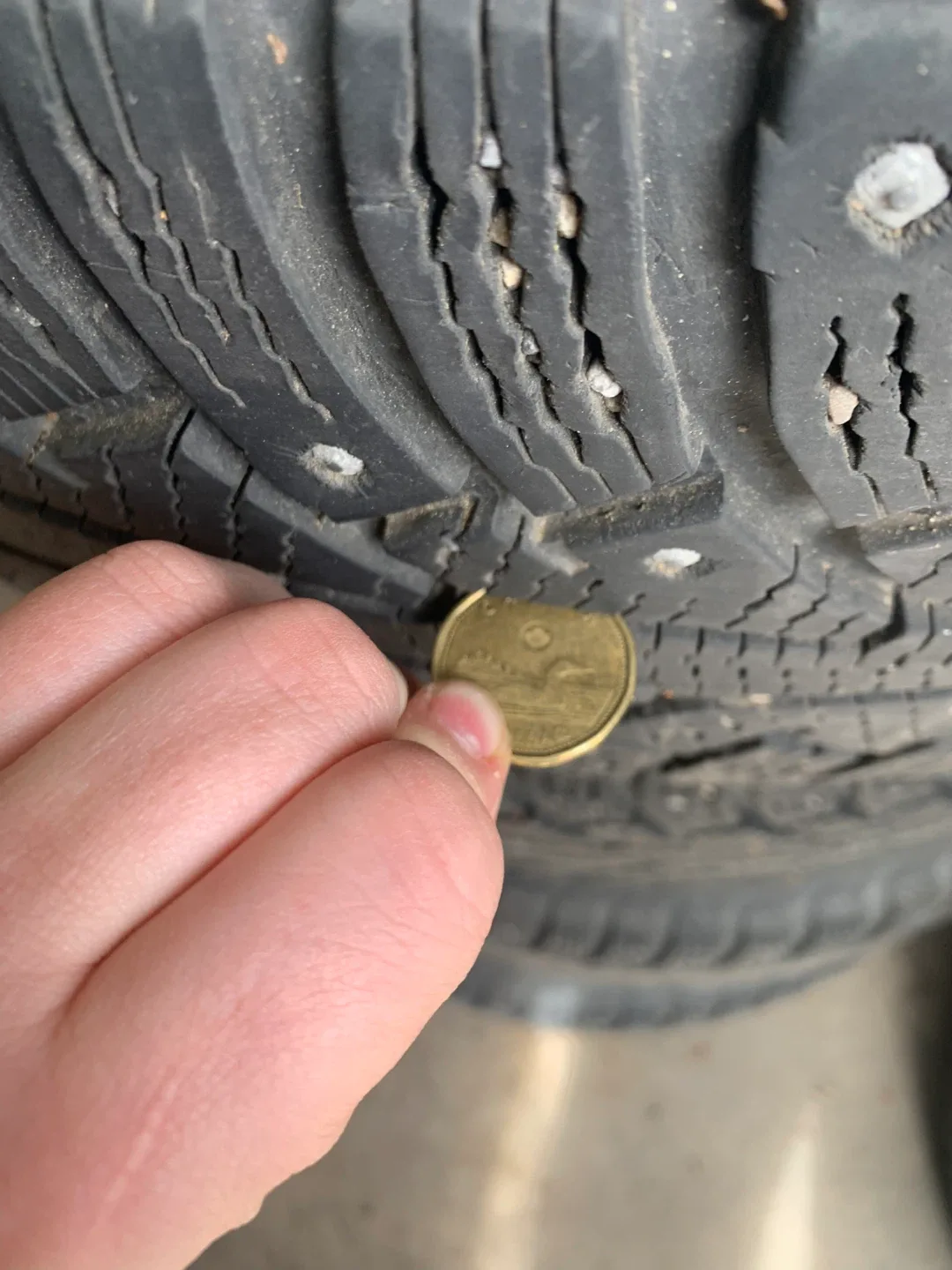 Nokian Hakkapeliitta 215/65R16 Winter Tires image indicator(6)