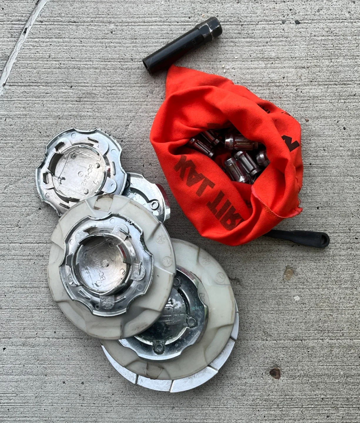 Nokian Hakkapeliitta 215/65R16 Winter Tires image indicator(8)