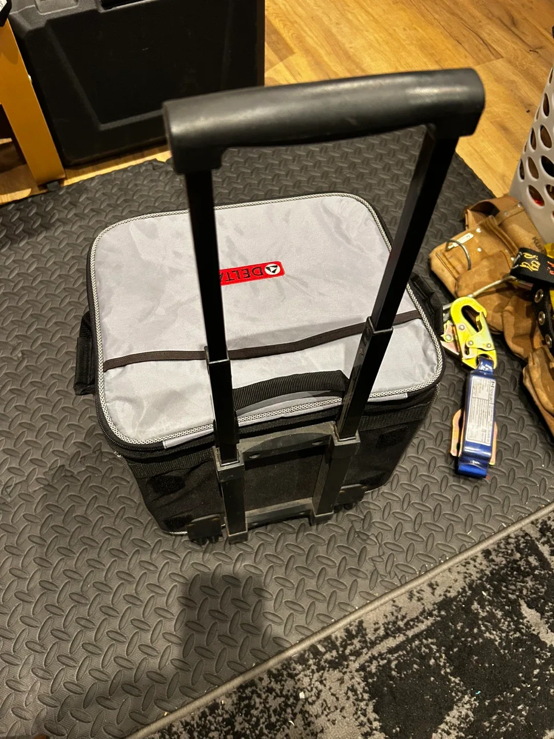 Delta Rolling cooler Bag image indicator(5)