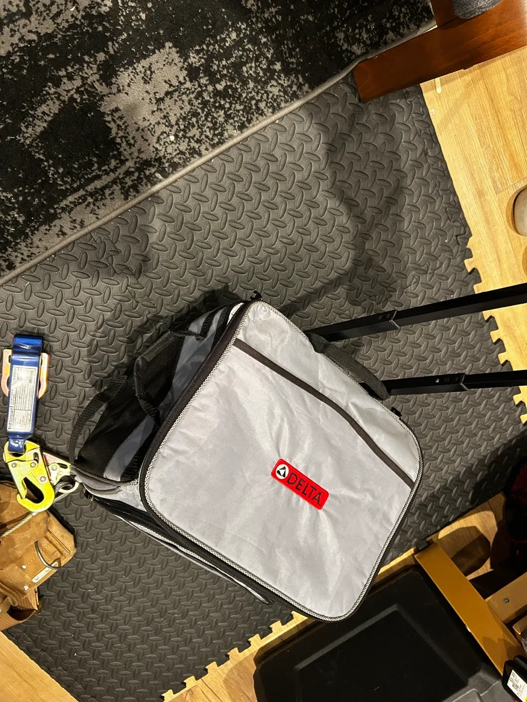 Delta Rolling cooler Bag thumbnail