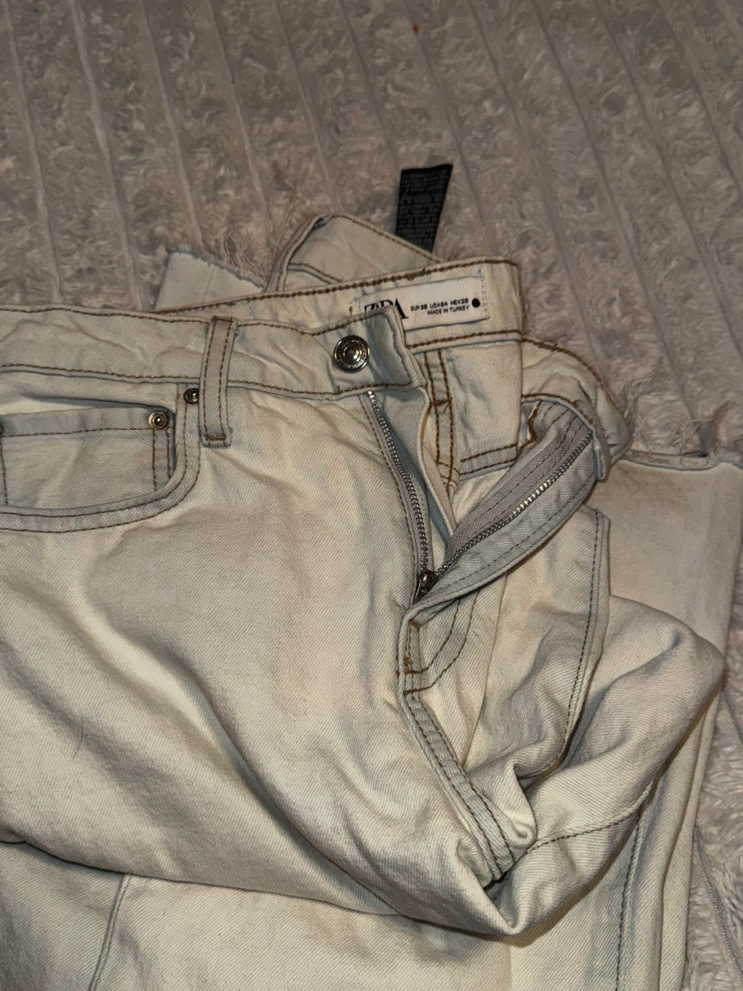 Zara 'The Real HR Straight' Arctic Bleached Jeans - Size 38 - photo 5