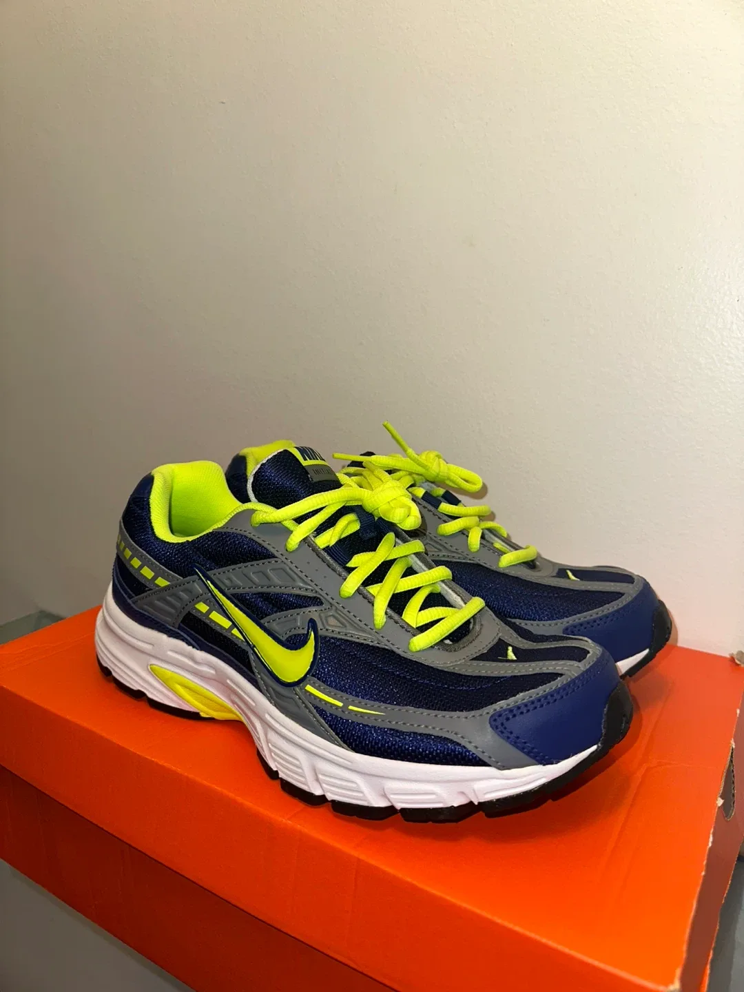 Nike running shoes image indicator(4)