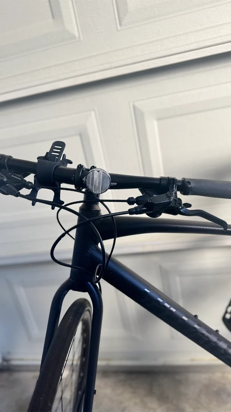 Specialized Allez Road Bike - Black image indicator(4)