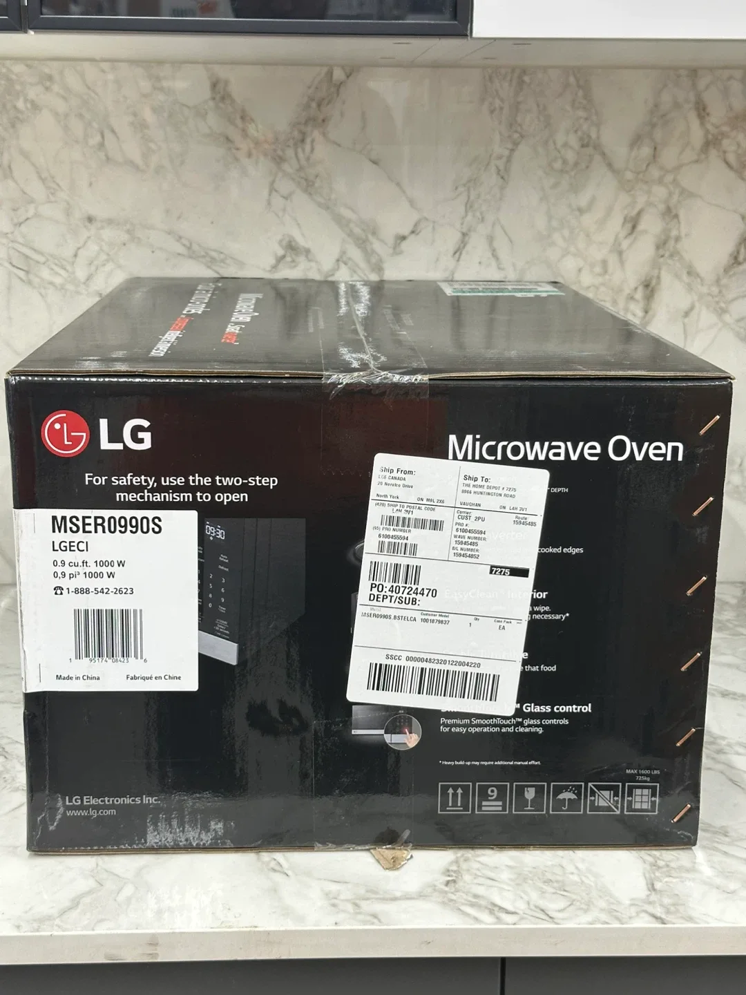 LG 0.9 cu. ft. Microwave Oven - Black, Like New! image indicator(2)