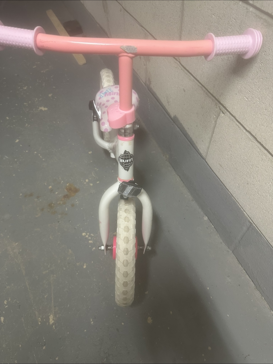 Disney Minnie Mouse Balance Bike with 12” Wheels - photo 2