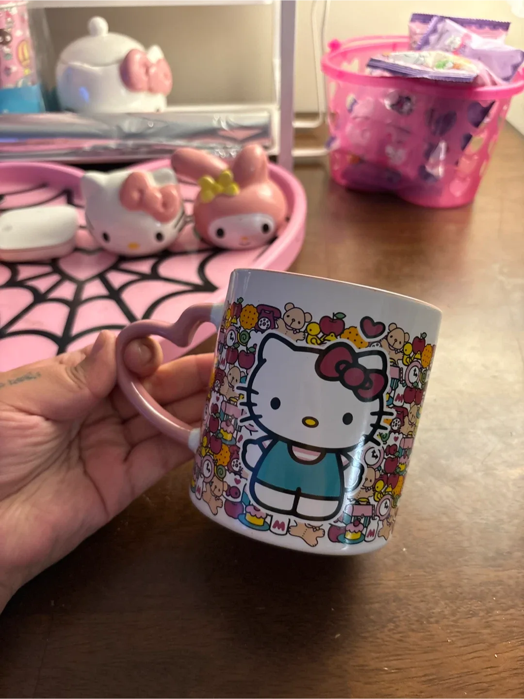 Hello Kitty Mug with Heart Handle thumbnail