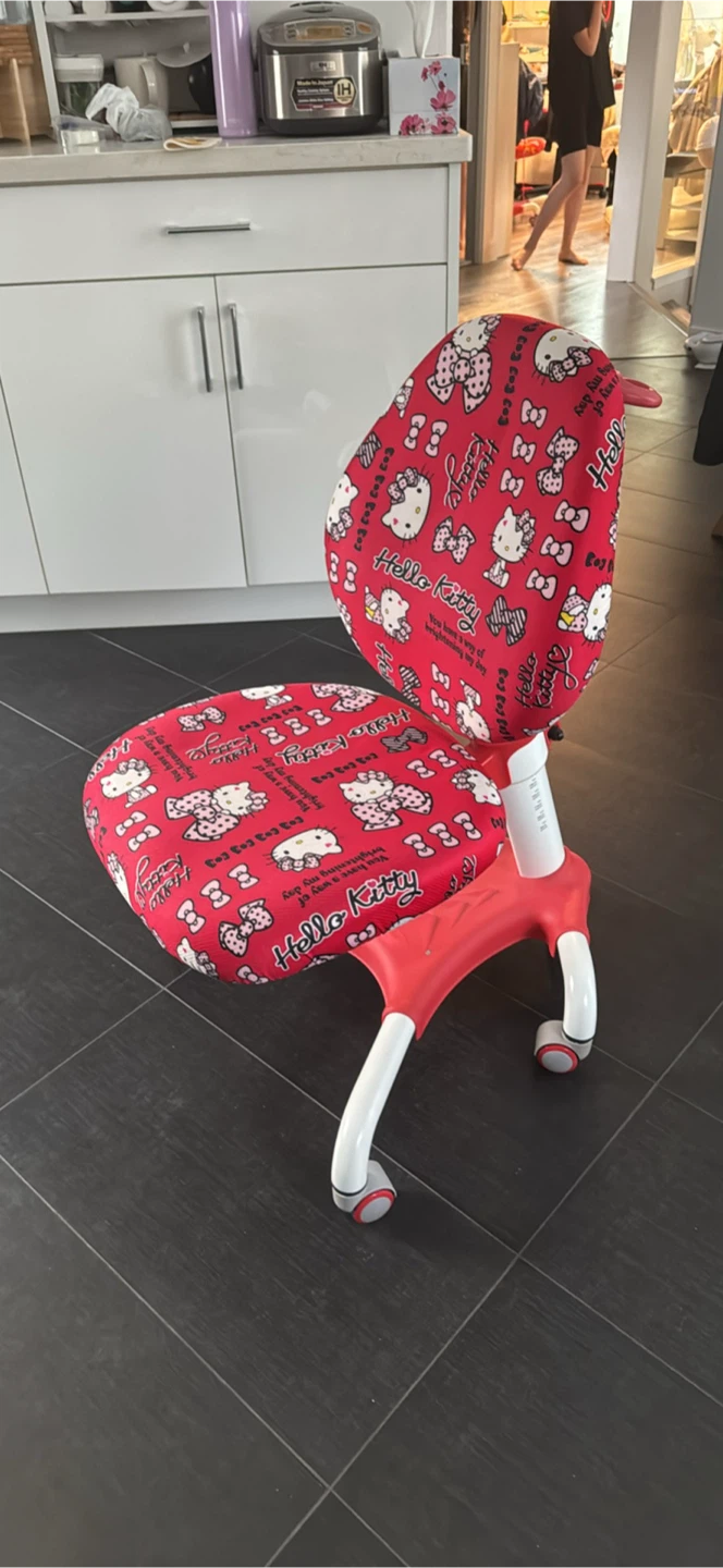 Sinomax hello kitty Adjustable Chair - Hello Kitty