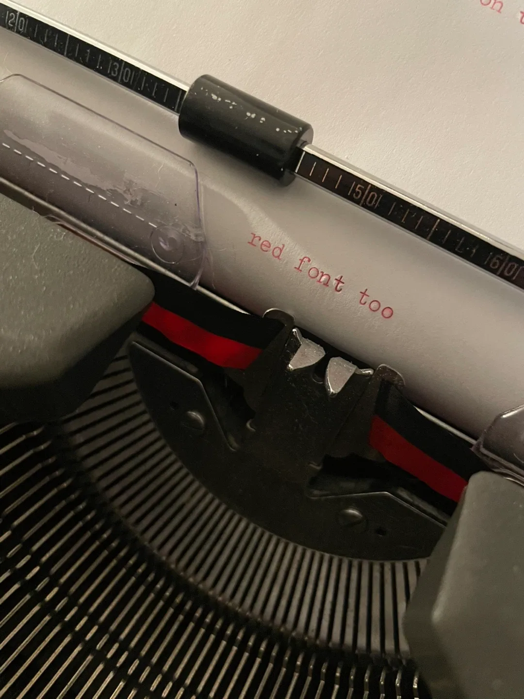 Olympia International B12 Typewriter image indicator(3)