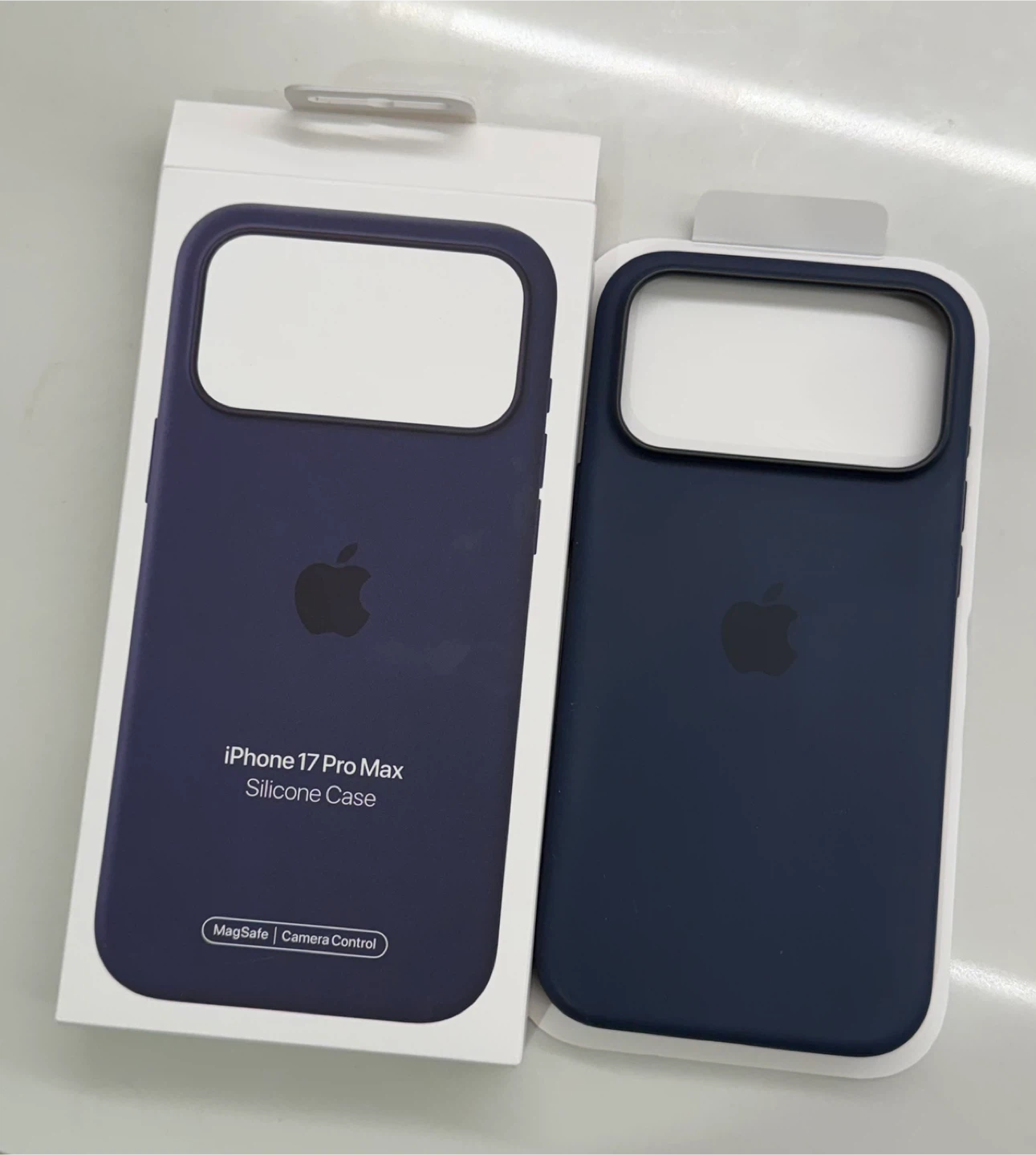 iPhone 17 Pro Max Silicone Case - photo 3