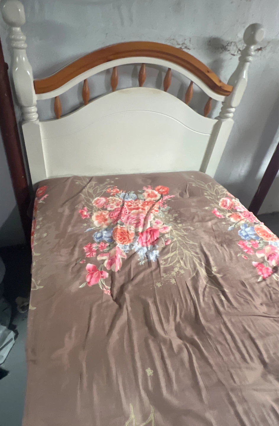 Twin bed