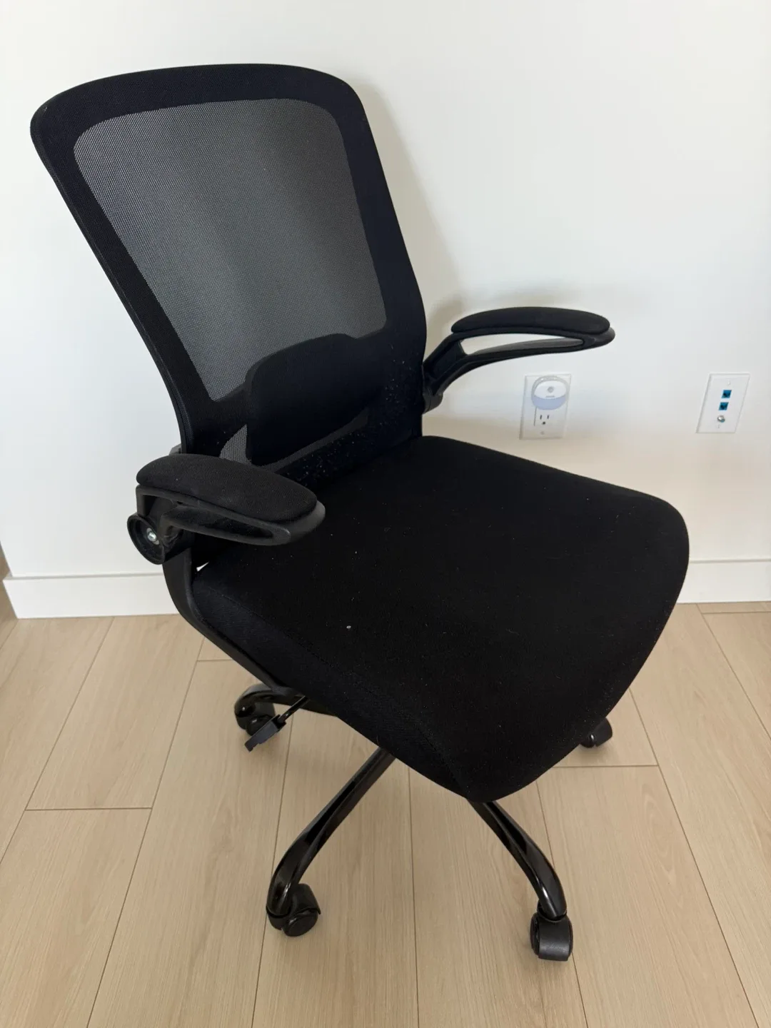 Black Office Chair image indicator(2)