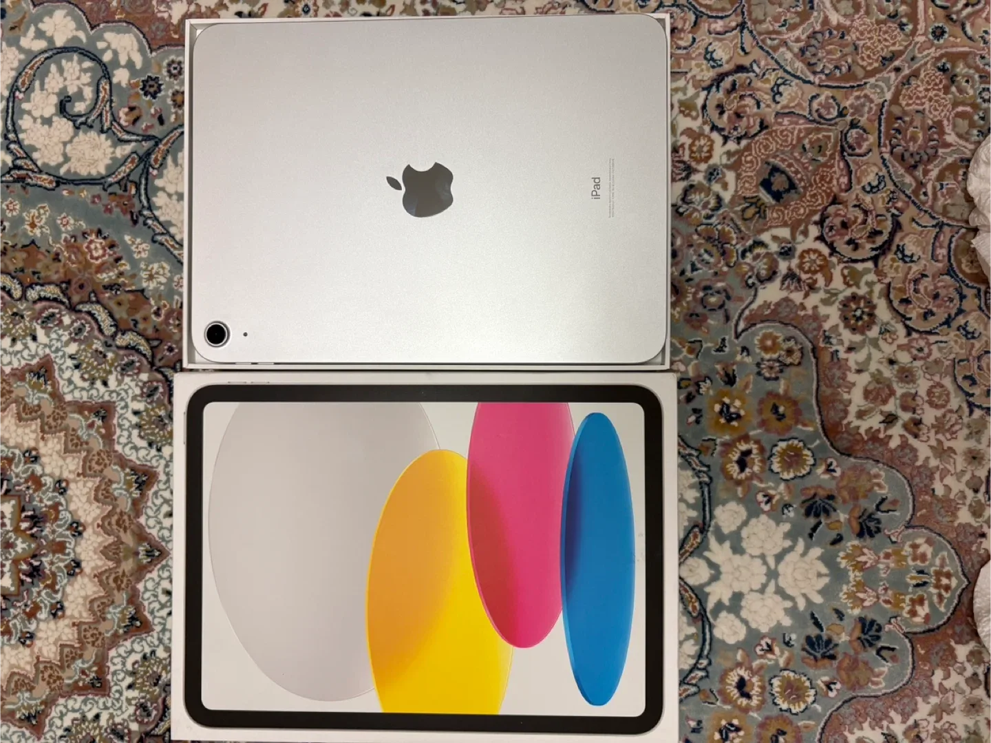 Apple iPad, Box Included image indicator(6)