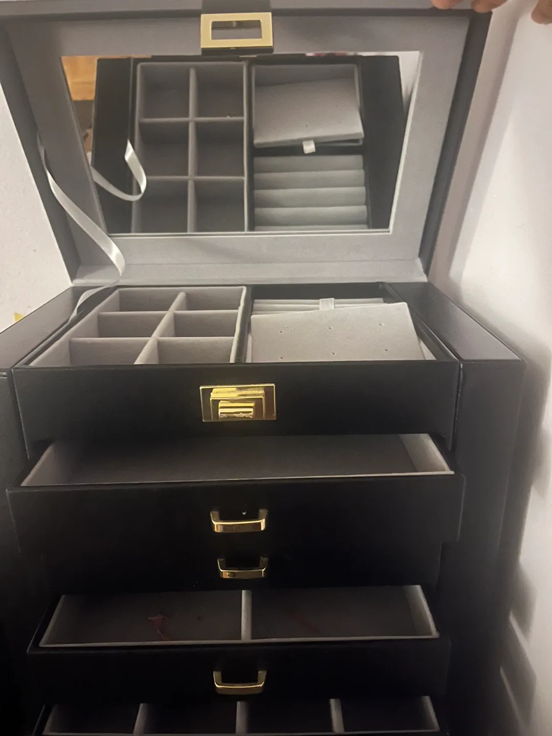 Black Jewelry Box with Drawers image indicator(3)