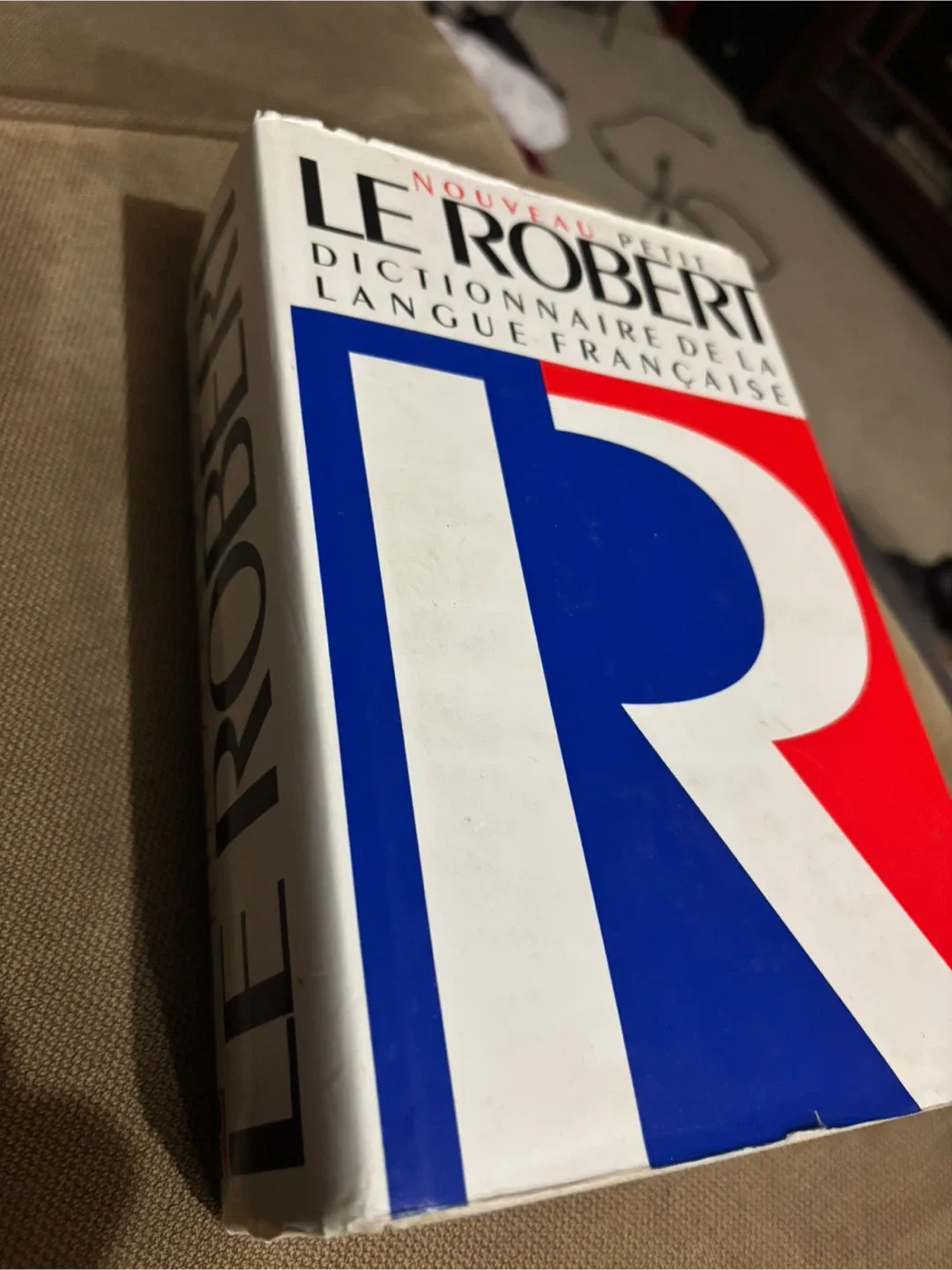 Le Nouveau Petit Robert French Dictionary thumbnail