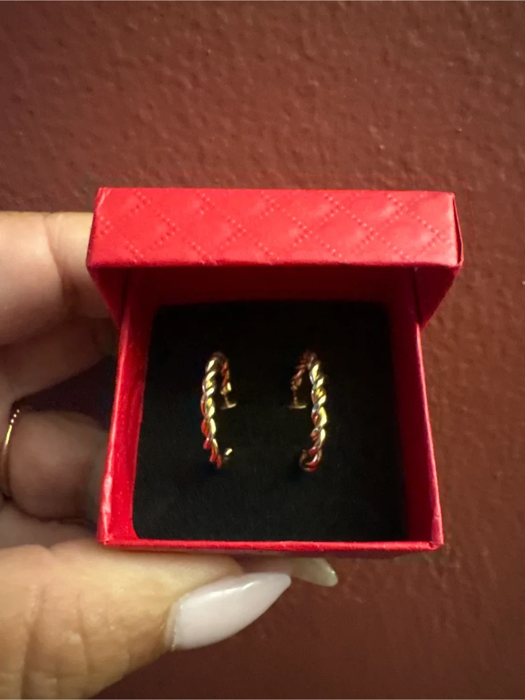 New Gold tone Twisted Hoop Earrings image indicator(3)