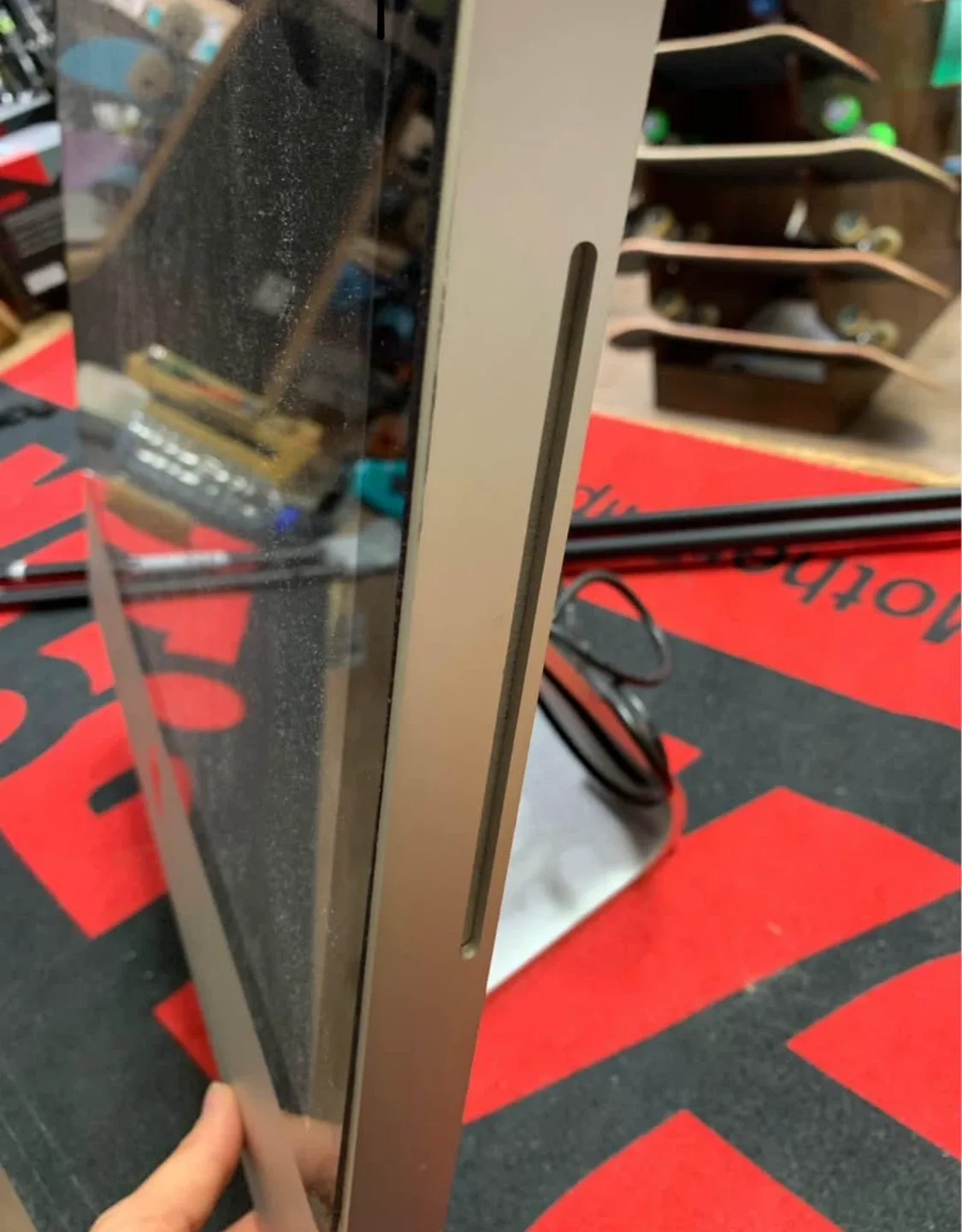 Apple iMac Desktop Computer image indicator(6)