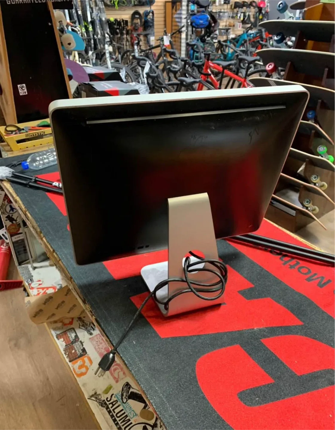 Apple iMac Desktop Computer image indicator(5)