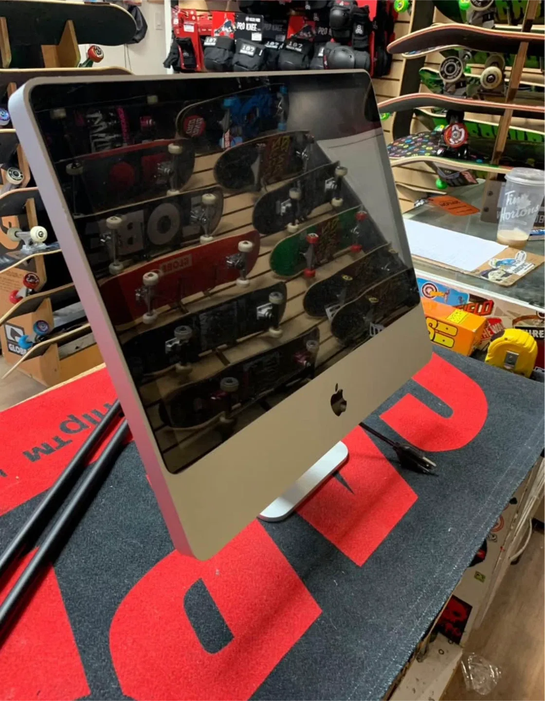 Apple iMac Desktop Computer image indicator(4)