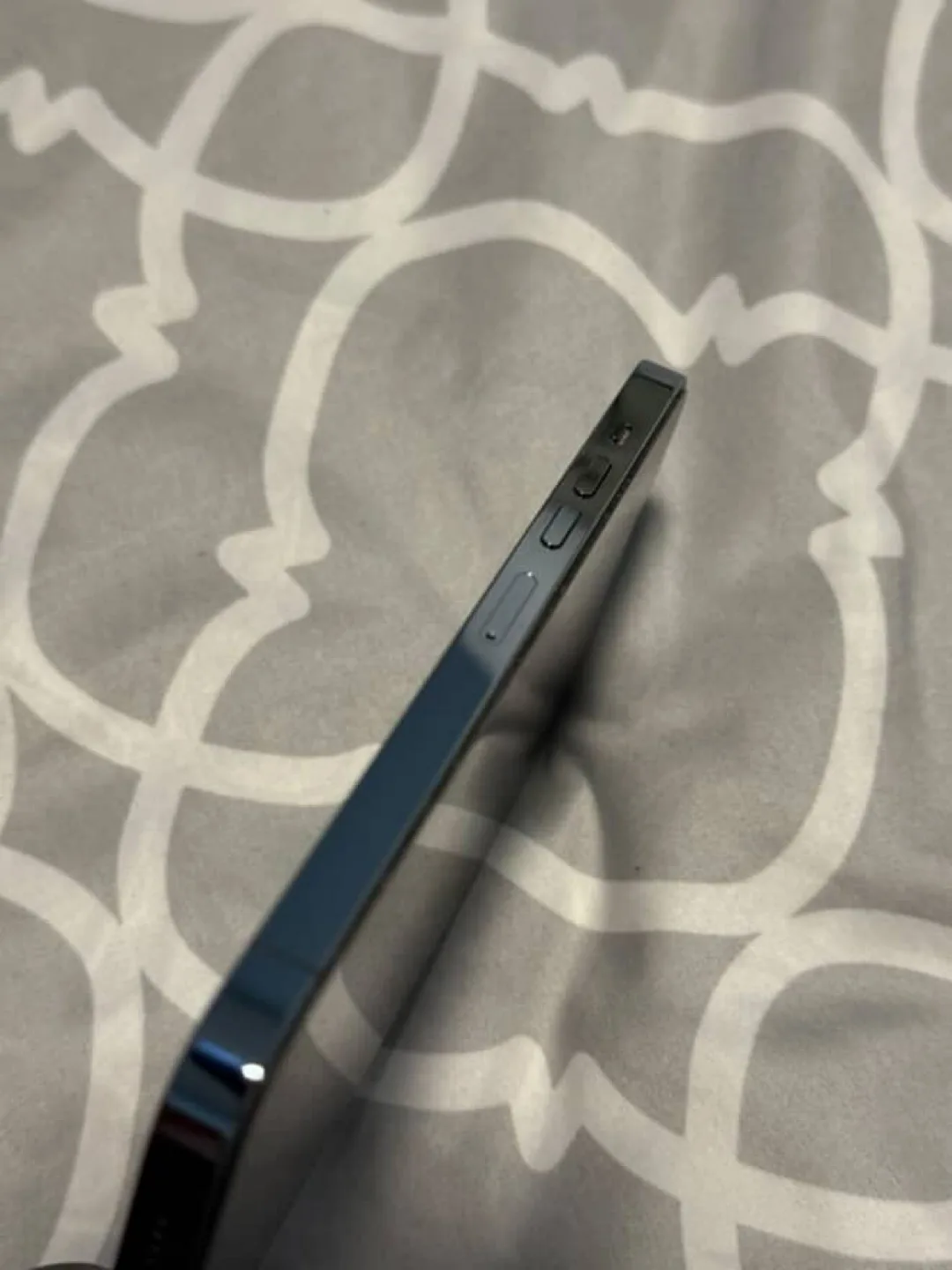 iPhone 13 Pro - Excellent Condition image indicator(6)