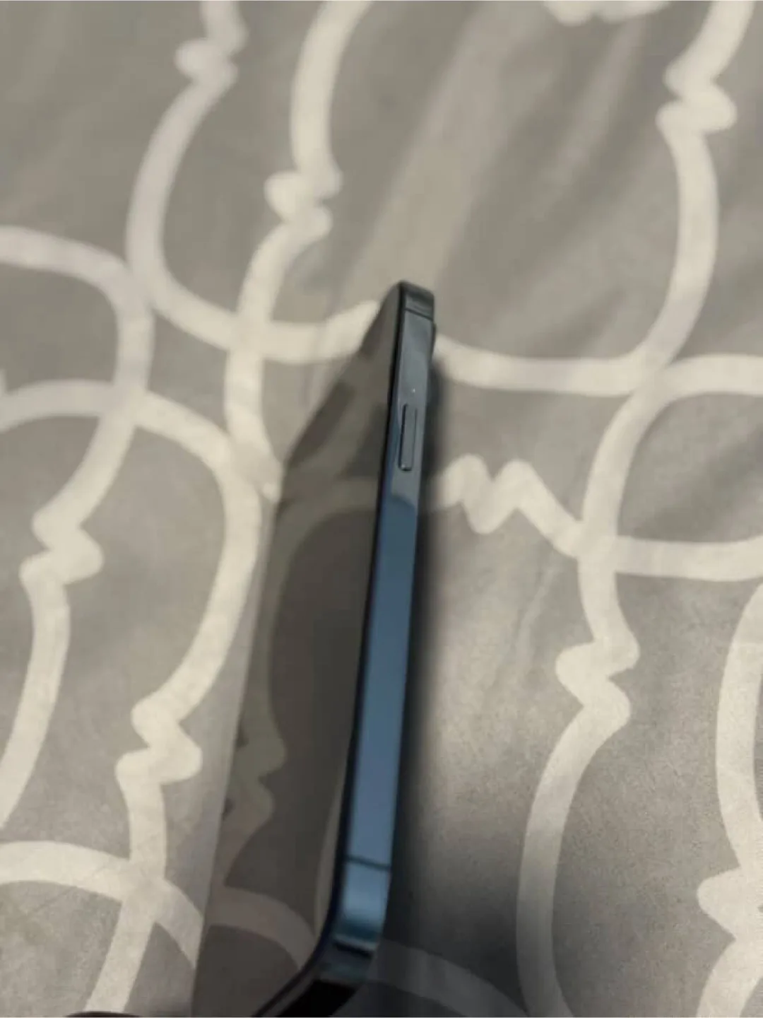 iPhone 13 Pro - Excellent Condition image indicator(3)