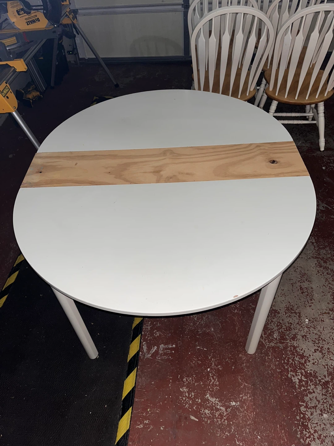 White Round Extendable Dining Table with 6 Chairs - photo 5