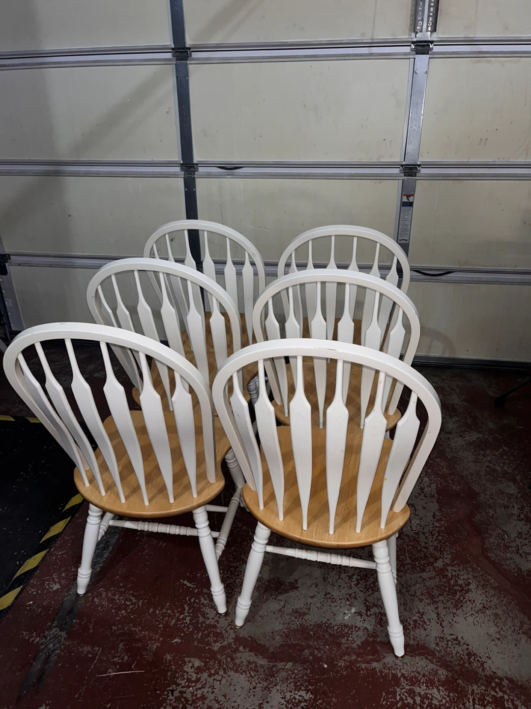 White Round Extendable Dining Table with 6 Chairs - photo 2