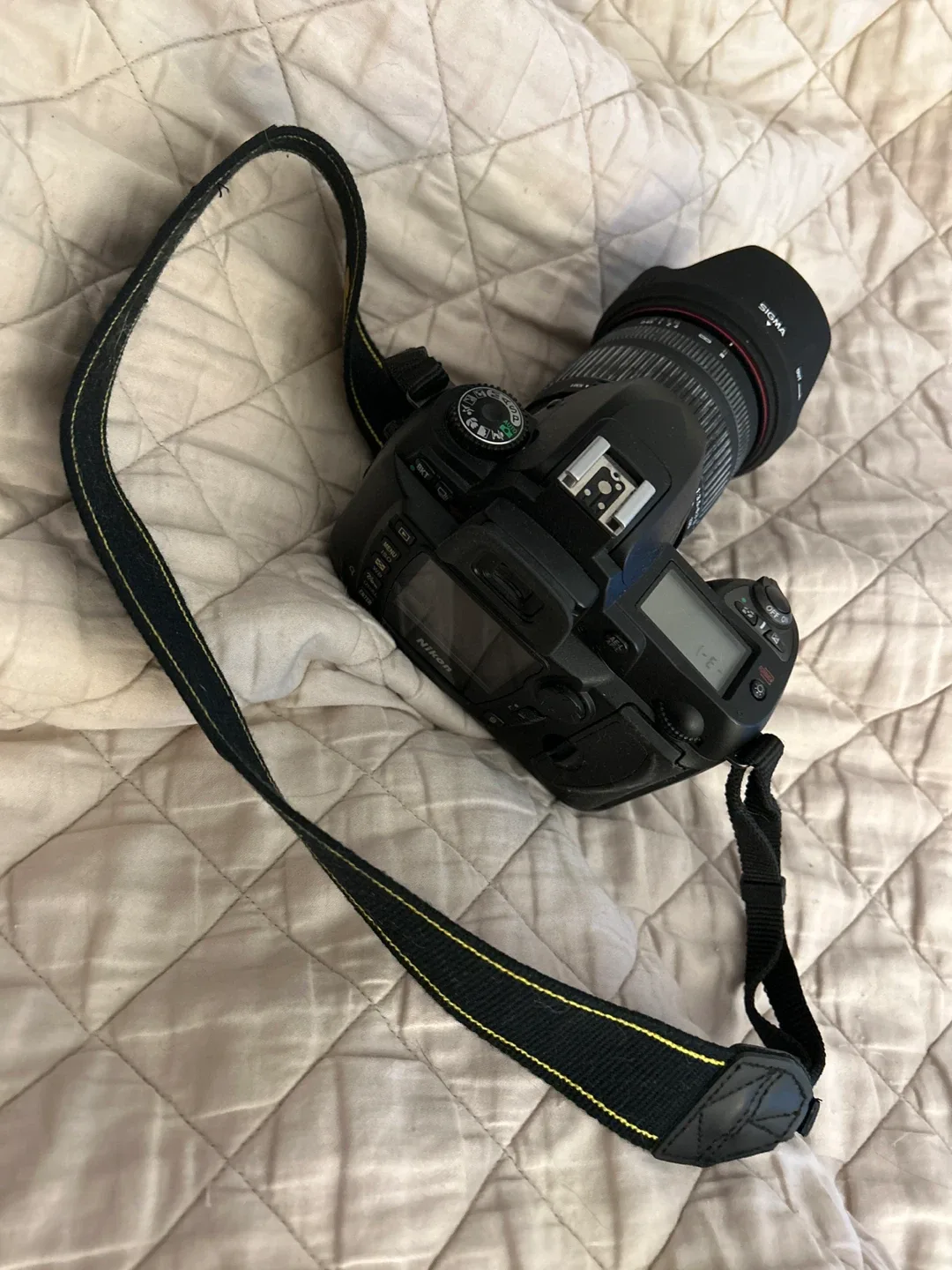 Nikon D50 DSLR Camera with Sigma Lens thumbnail