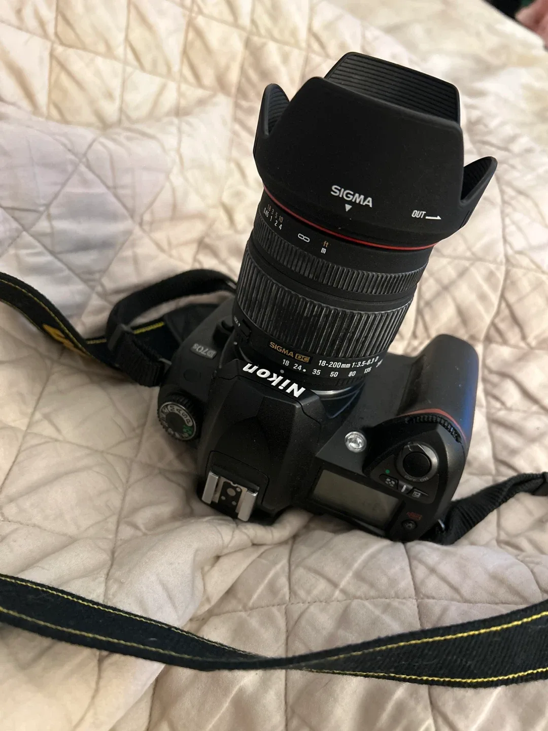 Nikon D50 DSLR Camera with Sigma Lens As-Is image indicator(2)