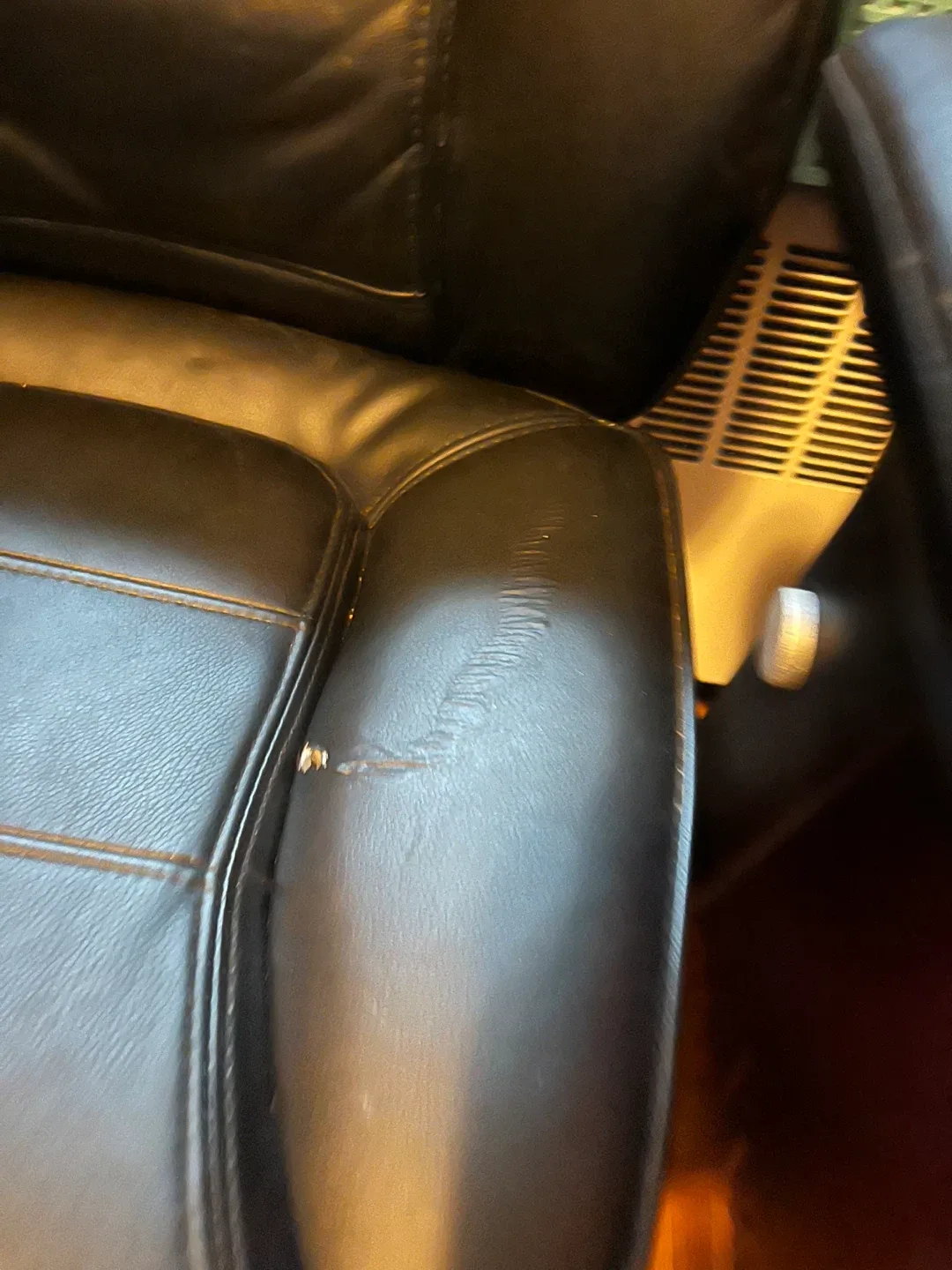 Black Leather Gaming Chair - Used Condition image indicator(2)