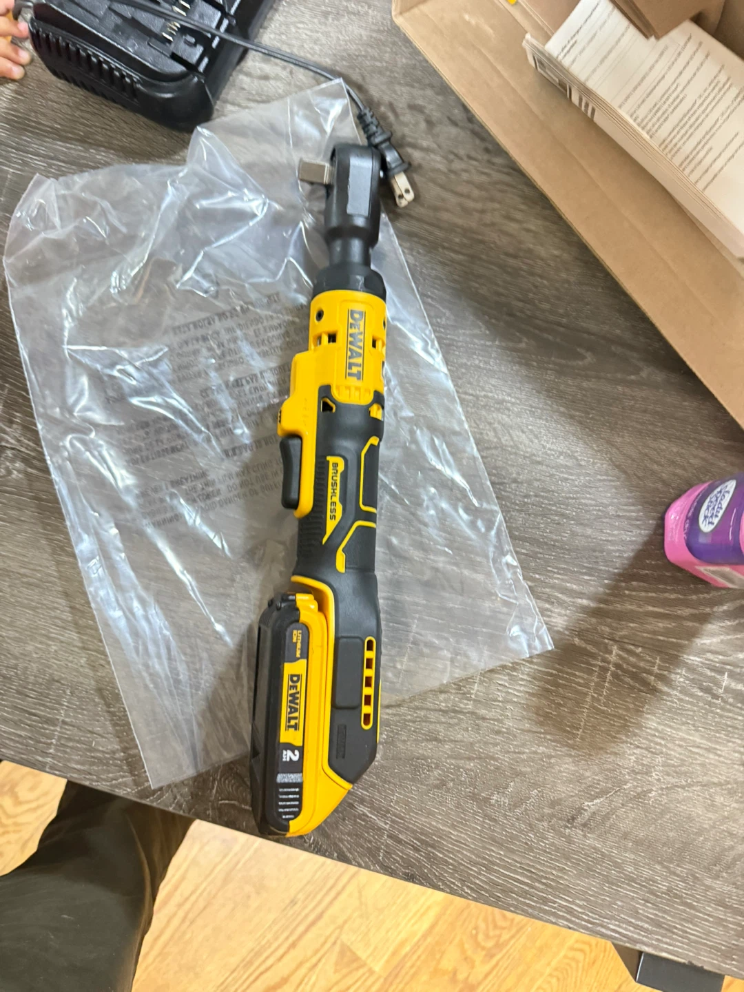 DeWalt 12V MAX XTREME 3/8" Cordless Ratchet Kit - photo 3