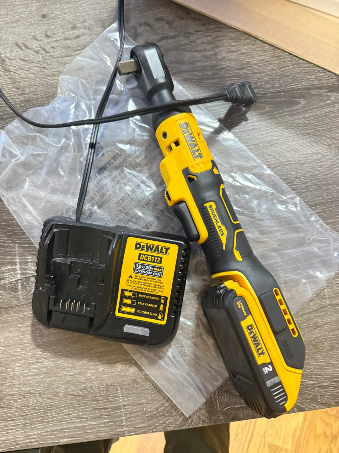 DeWalt 12V MAX XTREME 3/8" Cordless Ratchet Kit