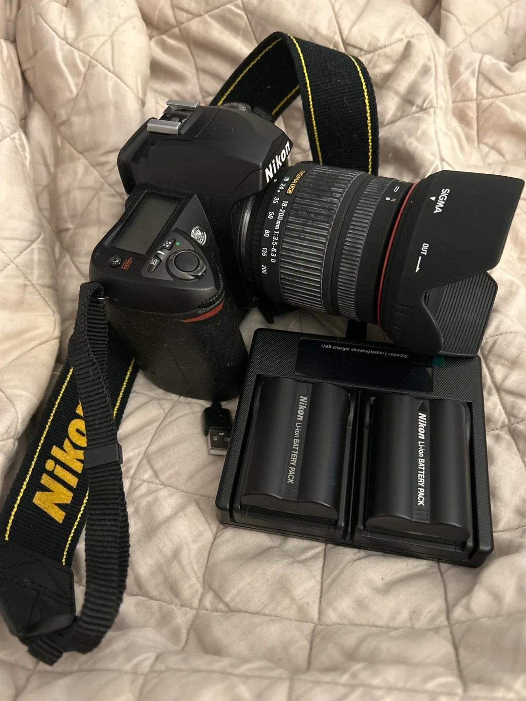 Nikon D50 DSLR Camera with Sigma Lens As-Is image indicator(8)