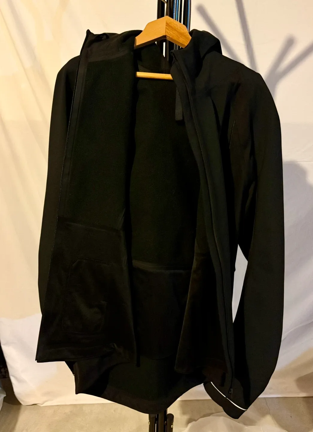 Lululemon Cross Chill Jacket - Second Release image indicator(9)