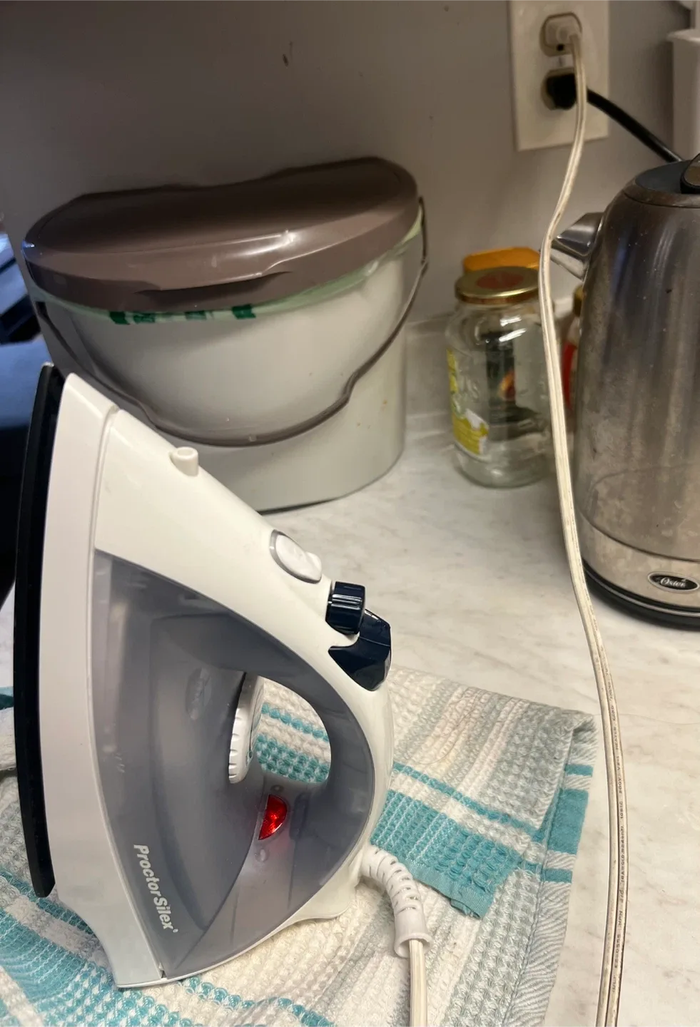 Proctor Silex Iron & IKEA JÄLL Ironing Board image indicator(3)