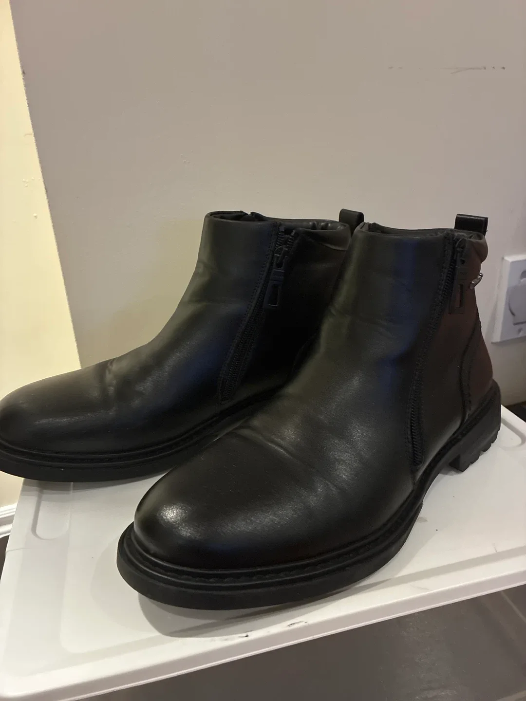 Men’s Black Ankle Boots, Size 8 image indicator(2)