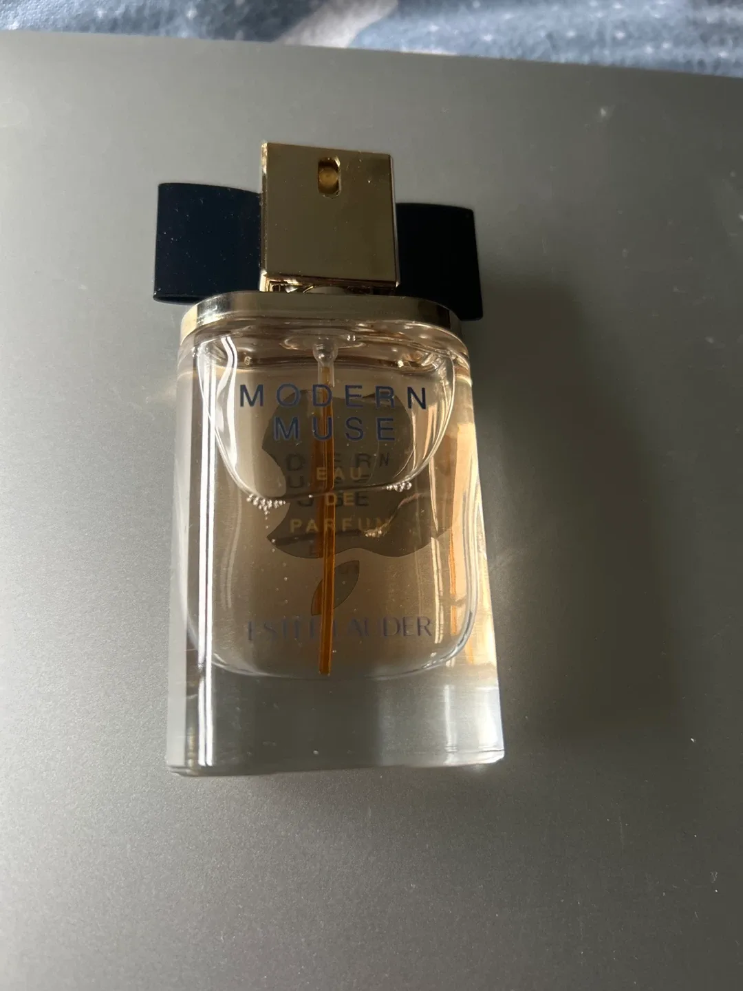 Estee Lauder Modern Muse Eau de Parfum 1 fl oz/30 ml image indicator(2)